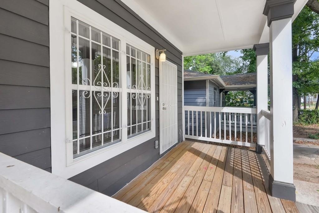 1099 Smith Street - Photo 1