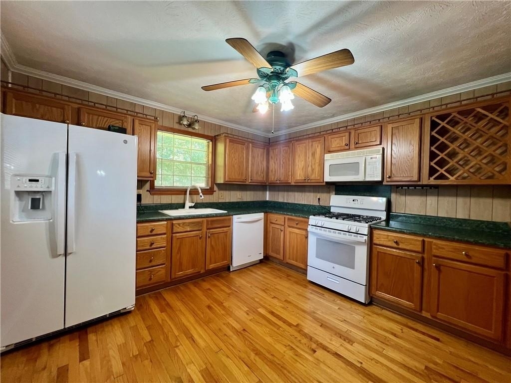 6695 Courtney Drive - Photo 5