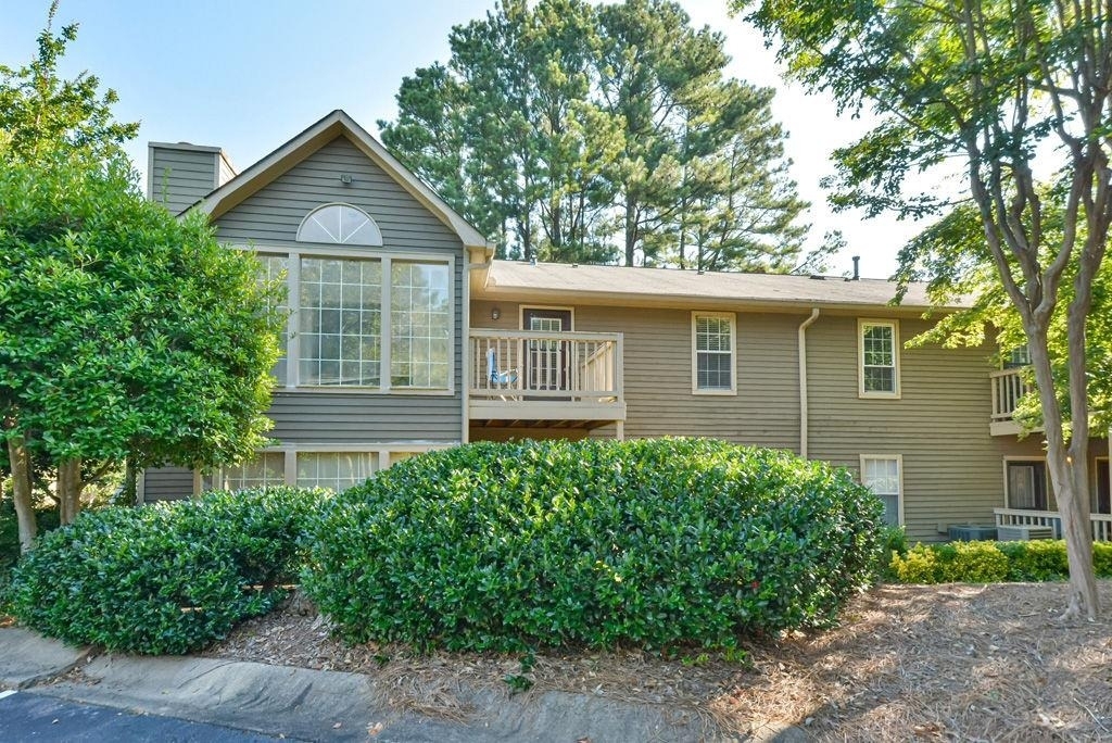 1904 Country Park Drive Se - Photo 1