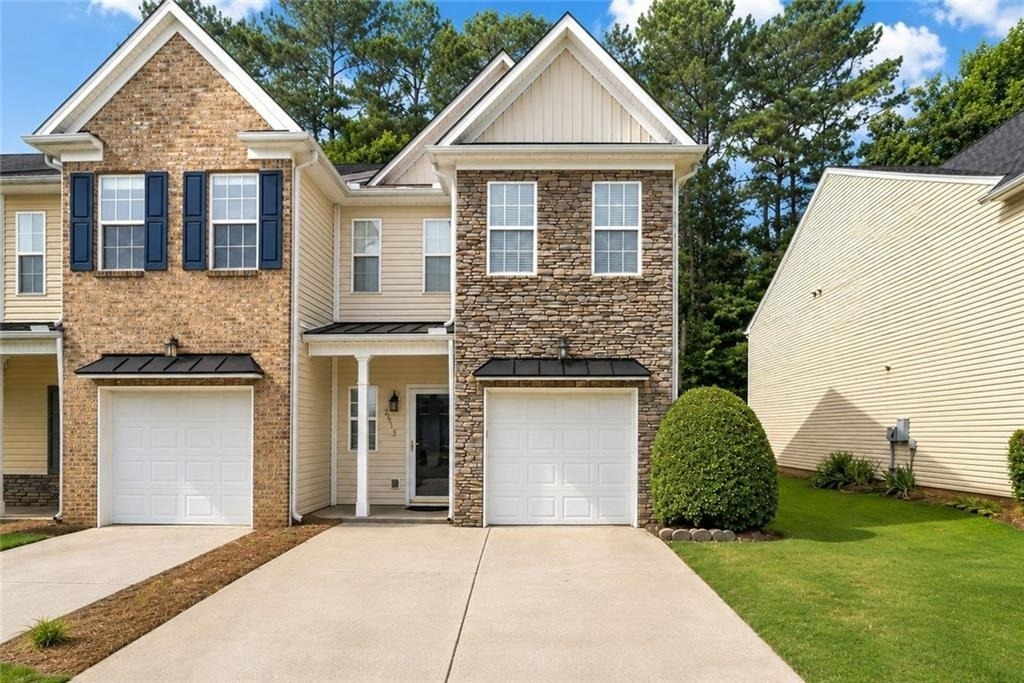 2915 Greyhawk Lane - Photo 1
