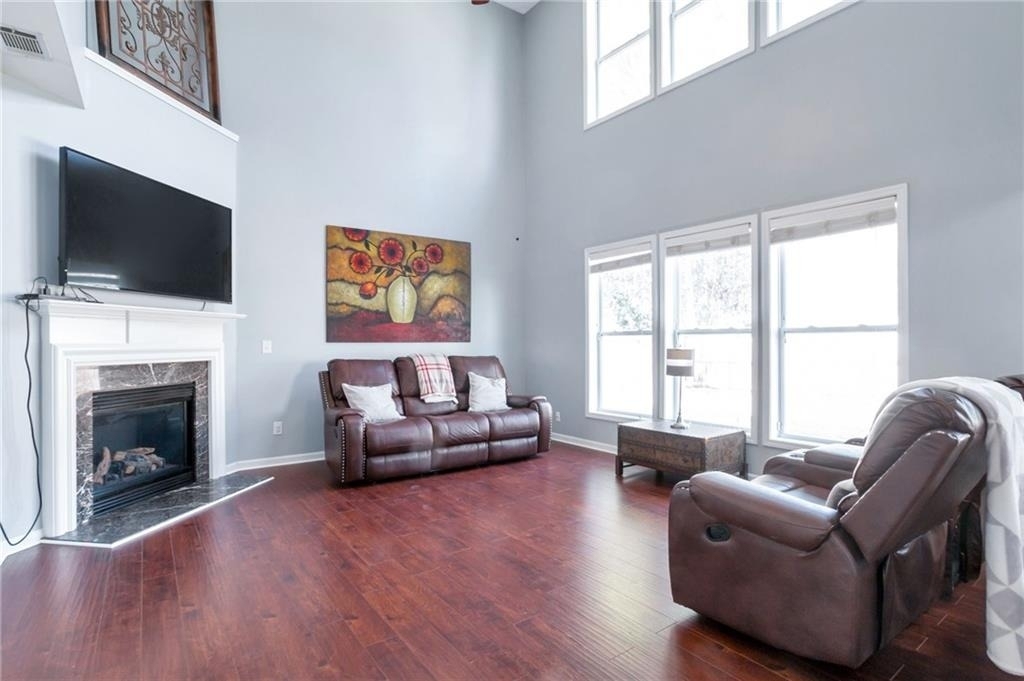 1565 Hedington Circle - Photo 4