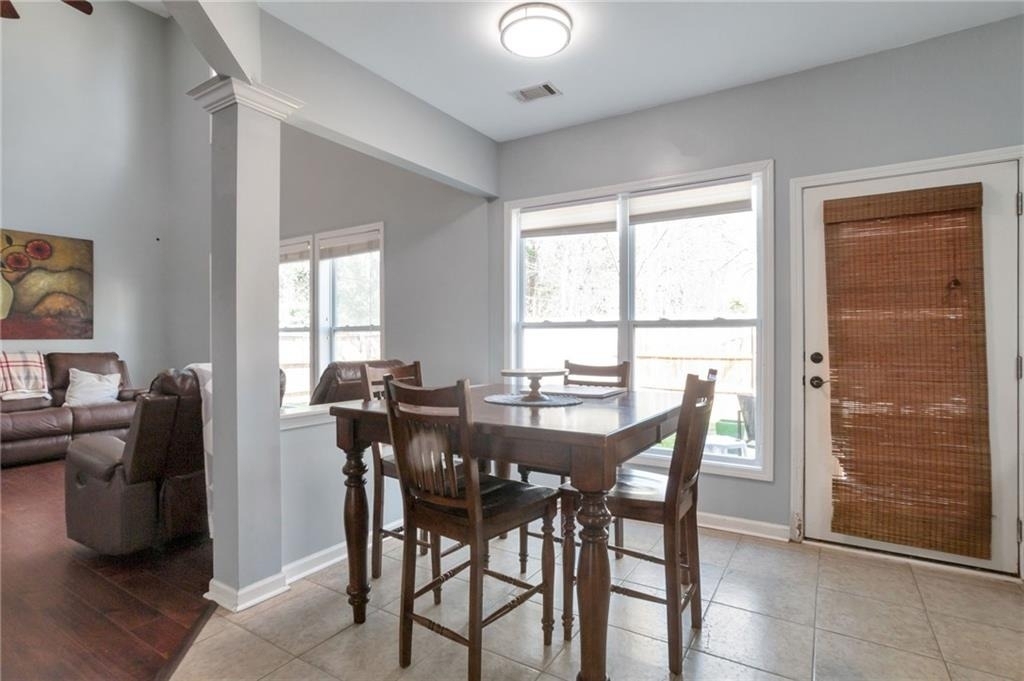 1565 Hedington Circle - Photo 7