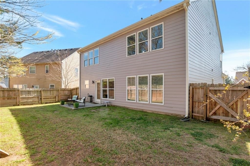 1565 Hedington Circle - Photo 2