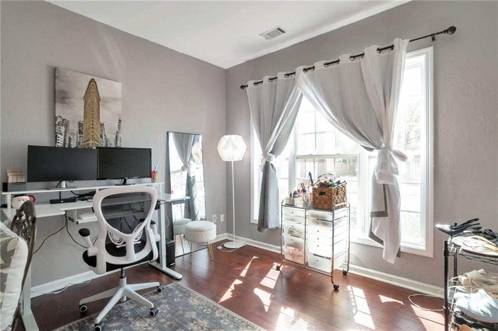 1565 Hedington Circle - Photo 22