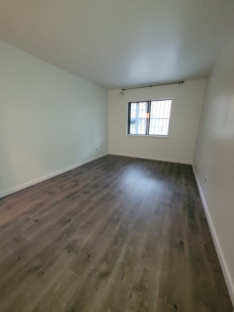 660 Baltic Street - Photo 3