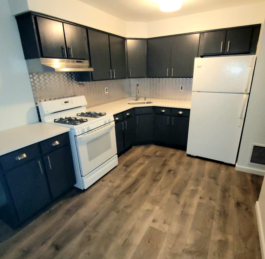 660 Baltic Street - Photo 1