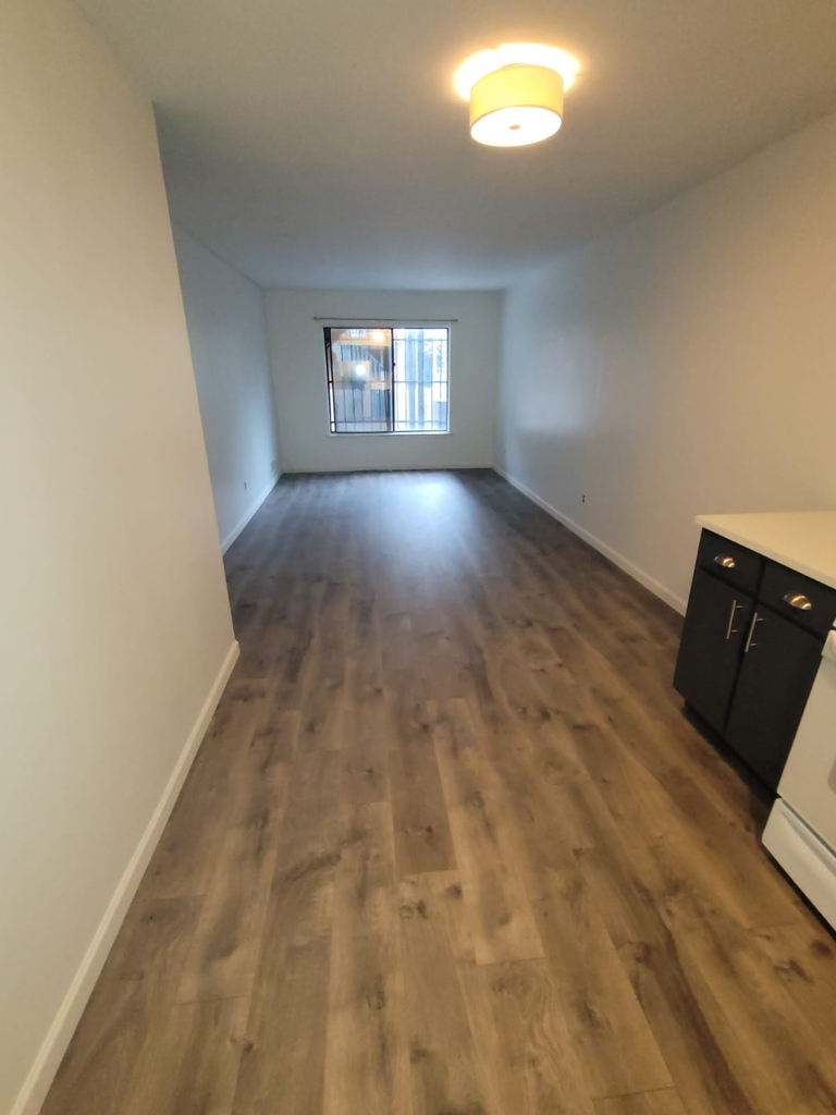 660 Baltic Street - Photo 2