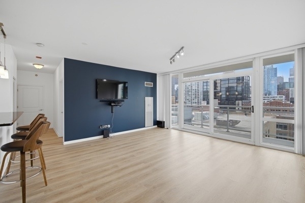 757 N Orleans Street - Photo 2