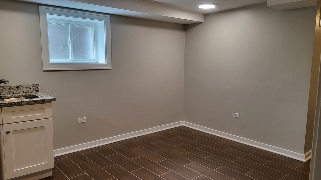 827 W 33rd Place - Photo 4