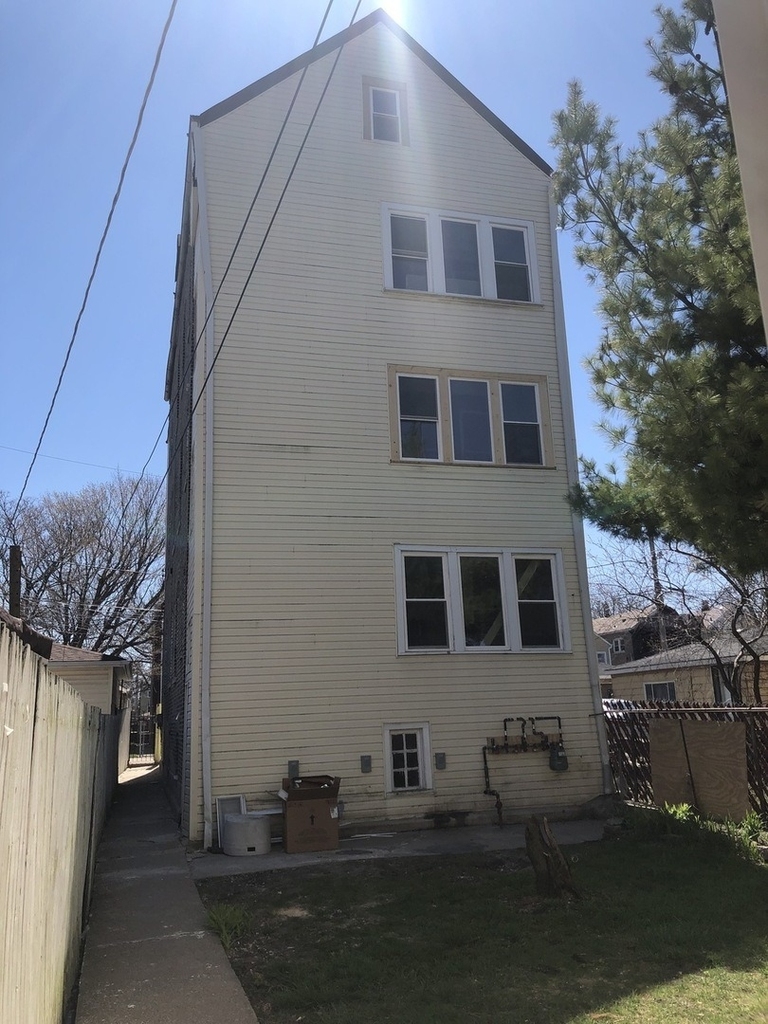 827 W 33rd Place - Photo 12