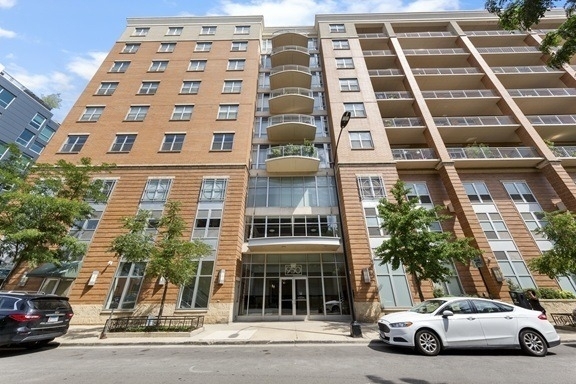 950 W Monroe Street - Photo 0