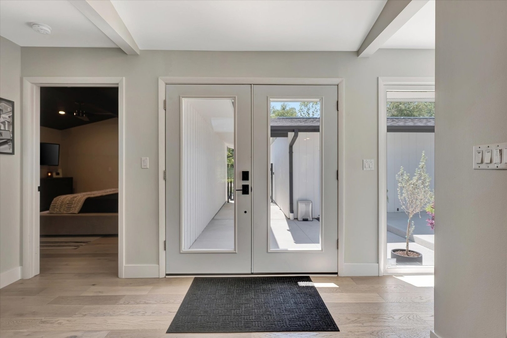 102 Greencroft Drive - Photo 5
