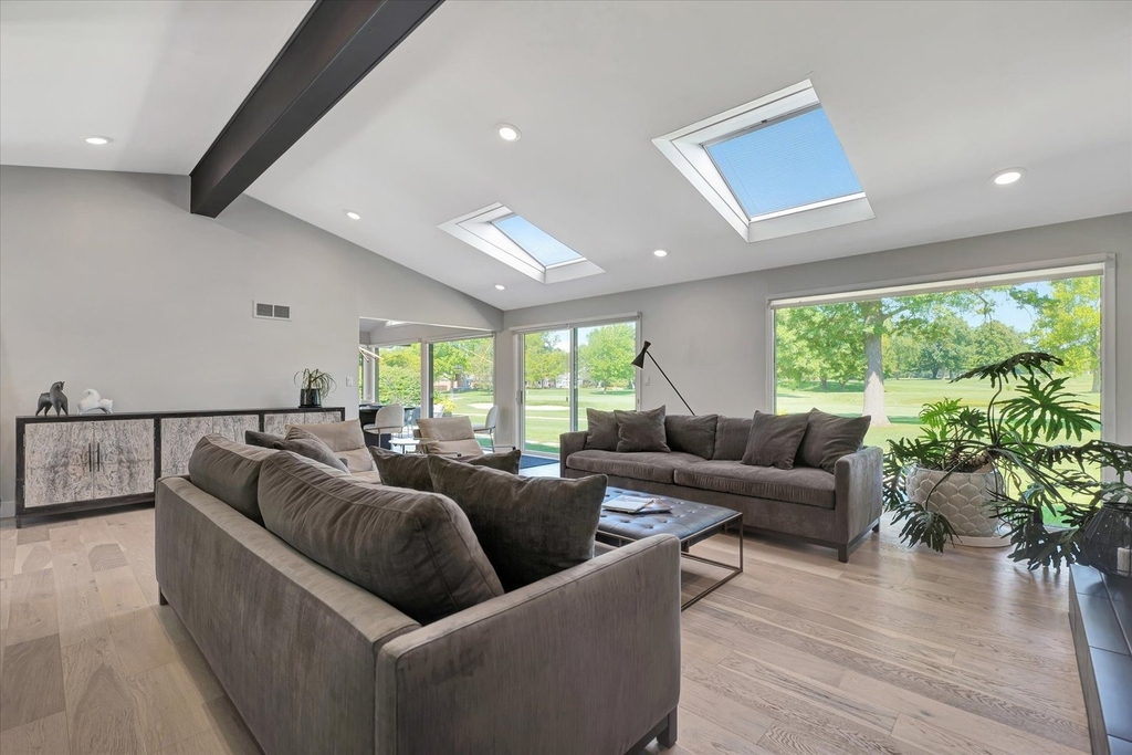 102 Greencroft Drive - Photo 8