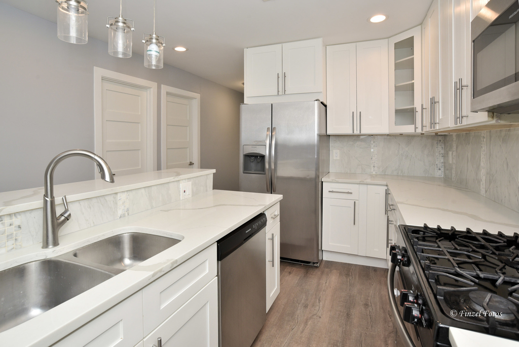 336 E Russell Street - Photo 3