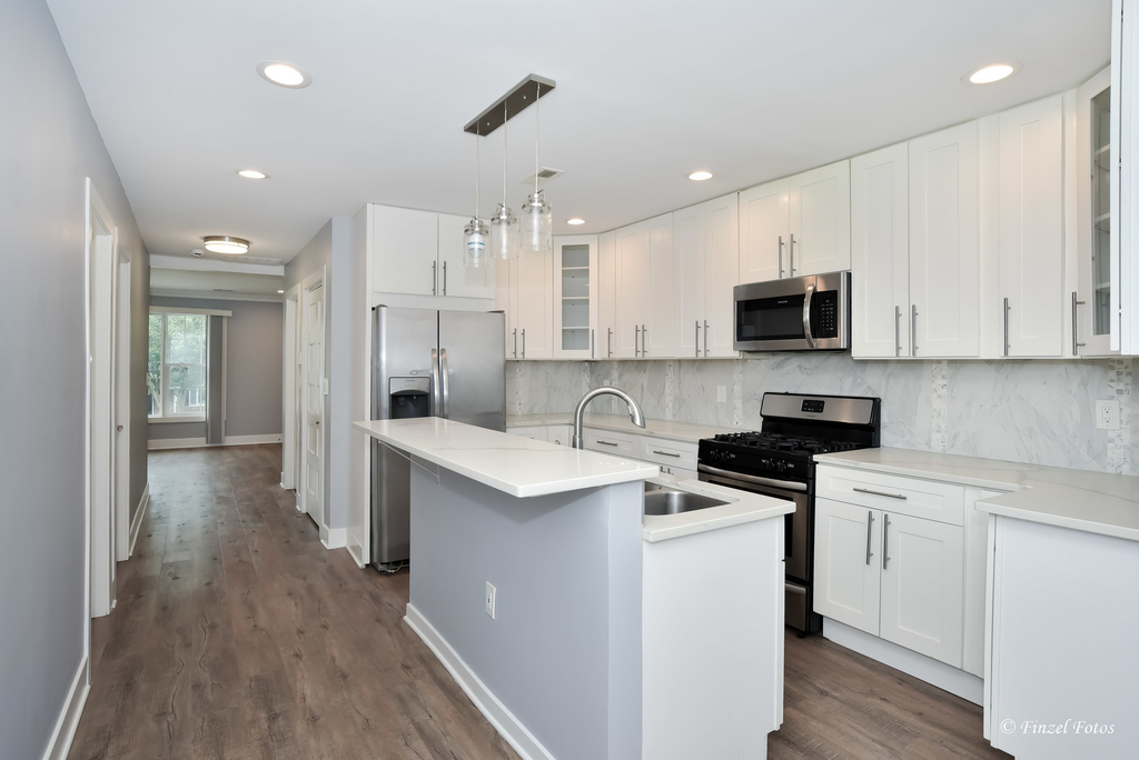 336 E Russell Street - Photo 2