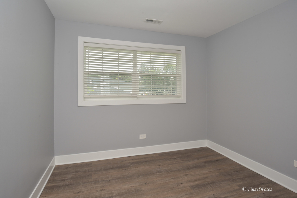 336 E Russell Street - Photo 10