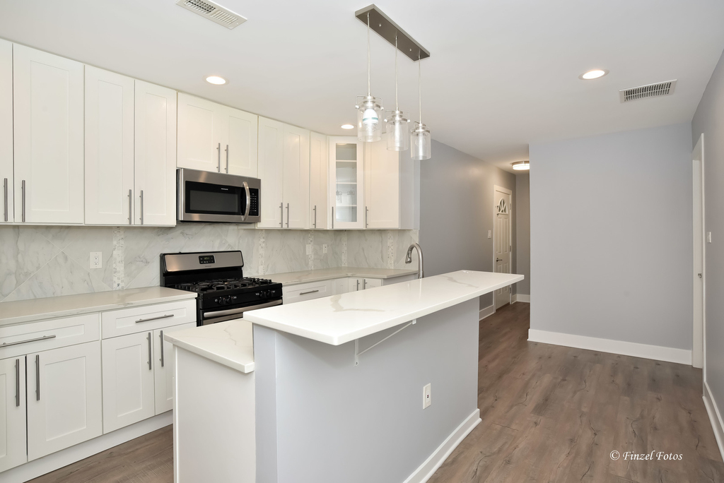 336 E Russell Street - Photo 1