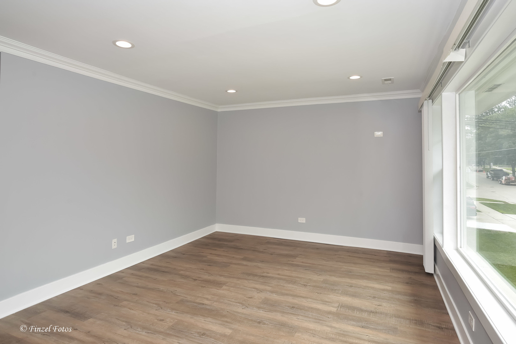 336 E Russell Street - Photo 5