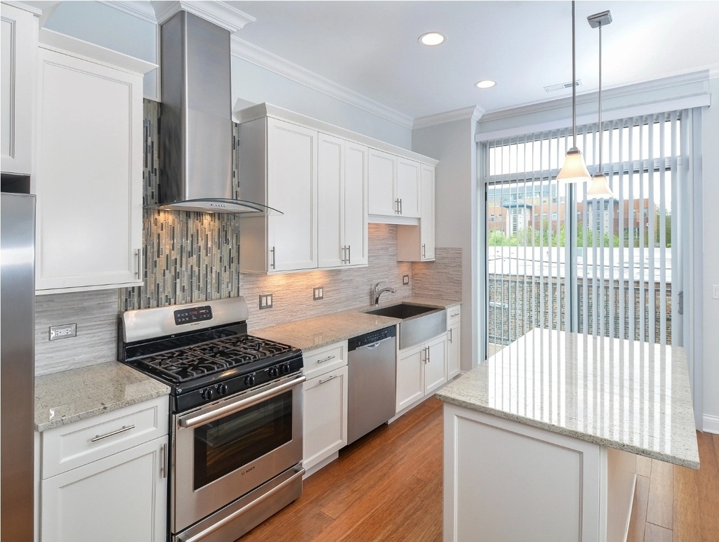 22 N Aberdeen Street - Photo 3