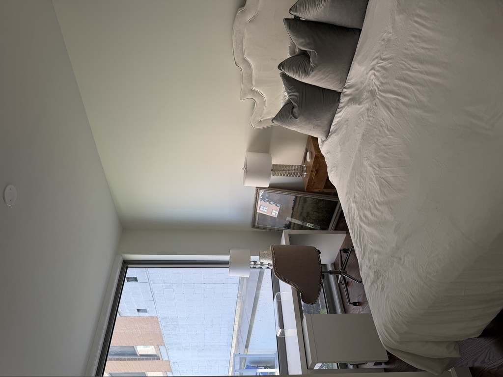 1 E 8th Street - Photo 5