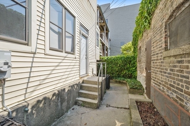 614 S Oakley Boulevard - Photo 10