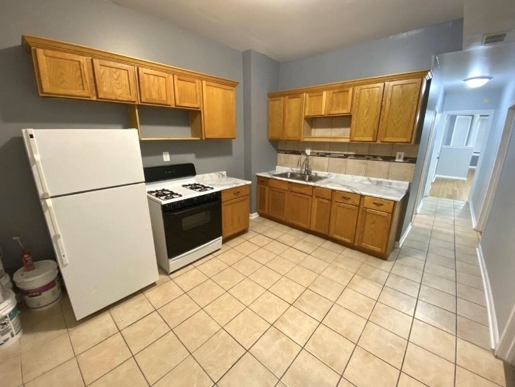 2356 S Lawndale Avenue - Photo 5