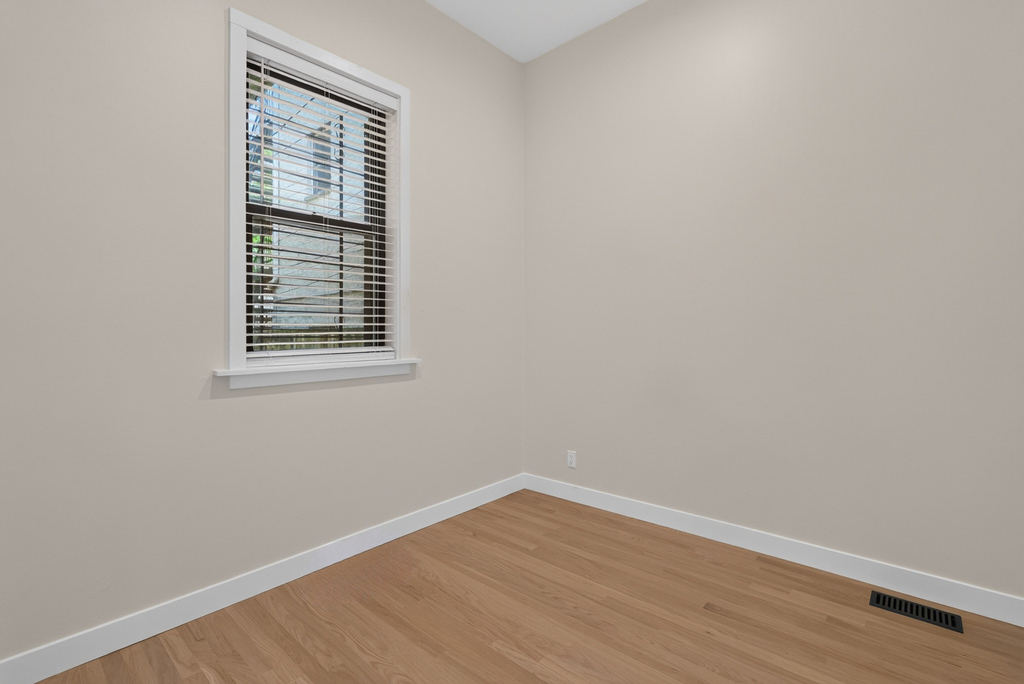 2132 W Potomac Avenue - Photo 12