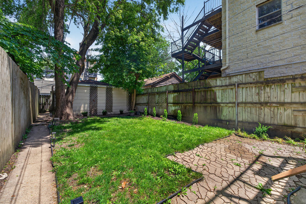 2132 W Potomac Avenue - Photo 24