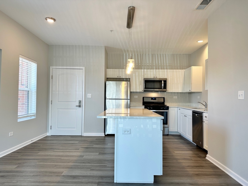 301 N Madison Street - Photo 3