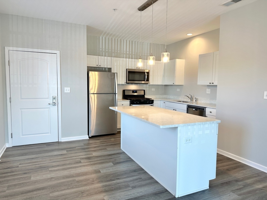 301 N Madison Street - Photo 2