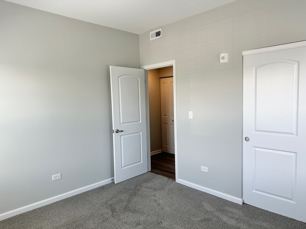 301 N Madison Street - Photo 11