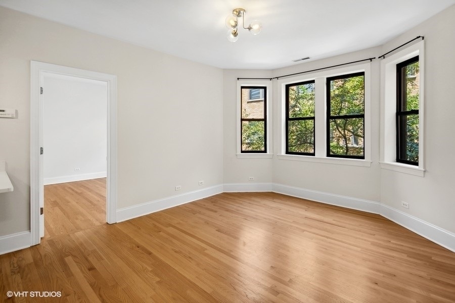 7635 N Greenview Avenue - Photo 3
