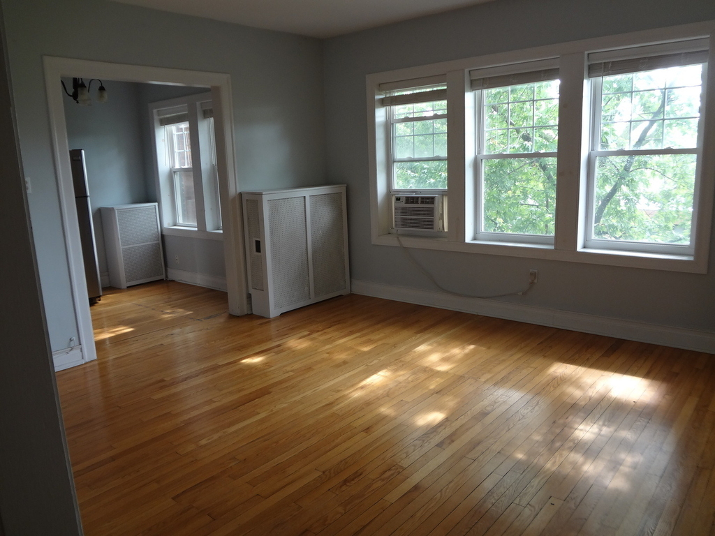 5463 S Ingleside Avenue - Photo 1