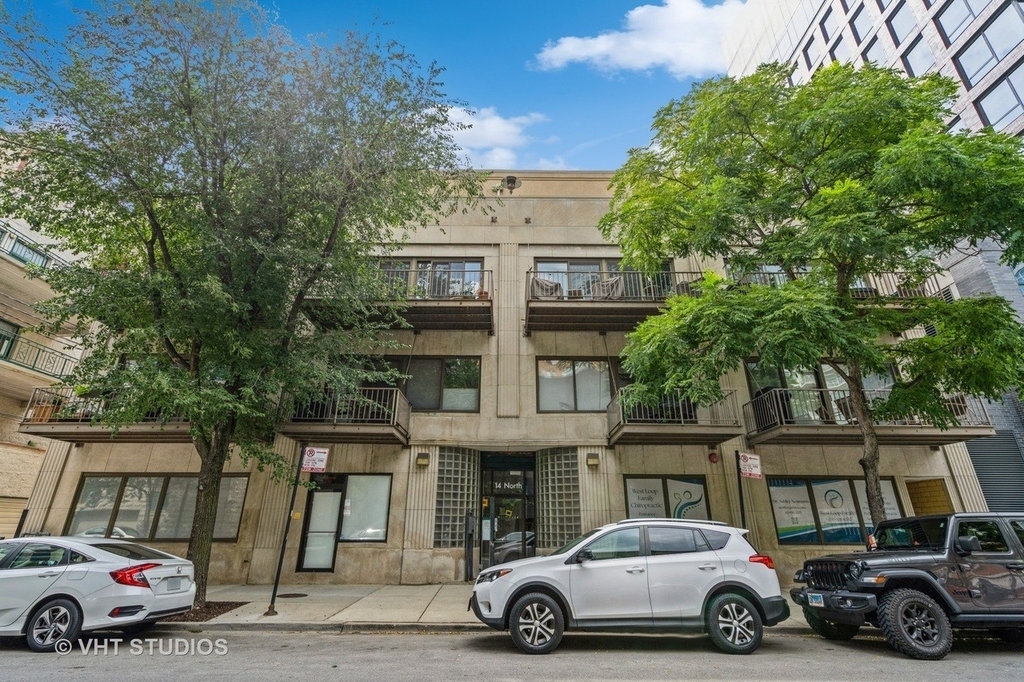 14 N Sangamon Street - Photo 0