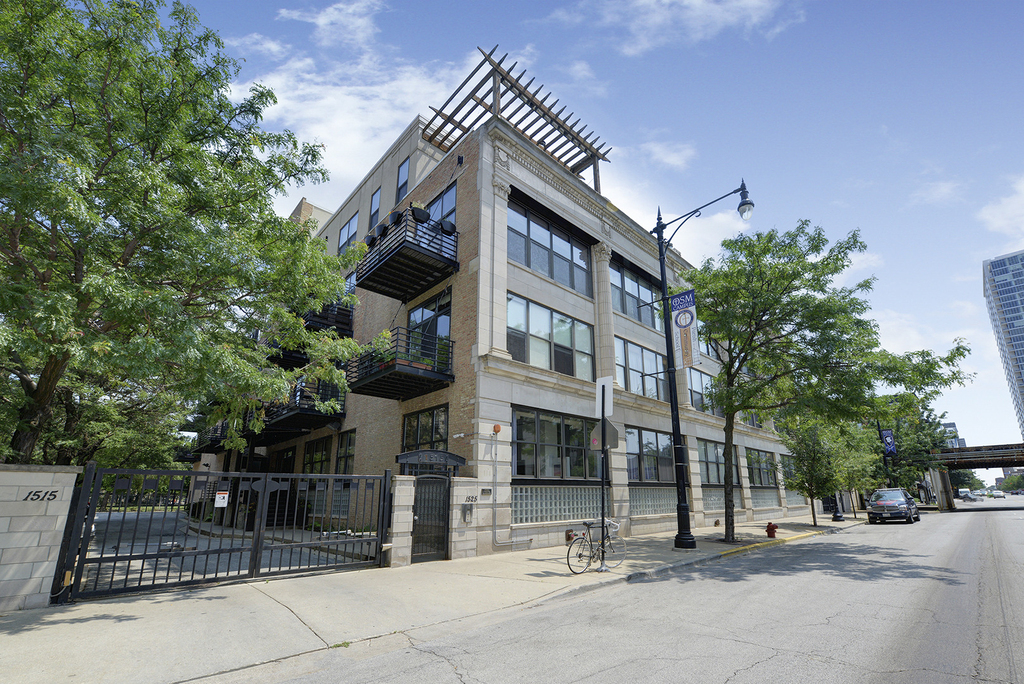 1525 S Michigan Avenue - Photo 0