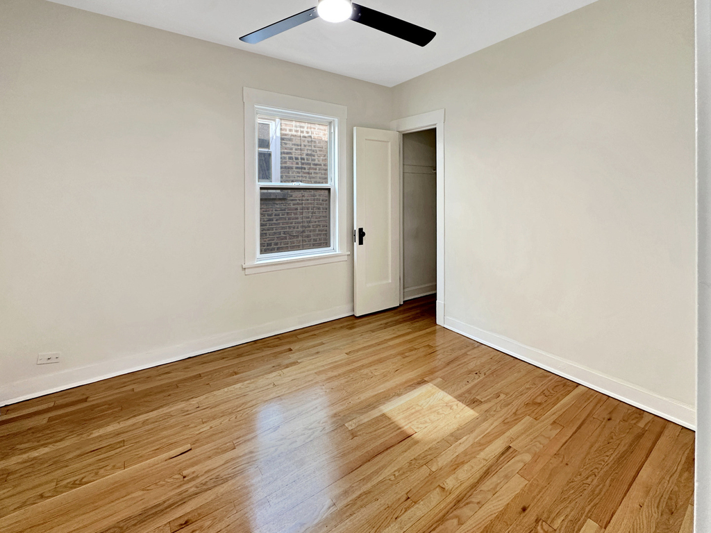 5244 W Altgeld Street - Photo 5