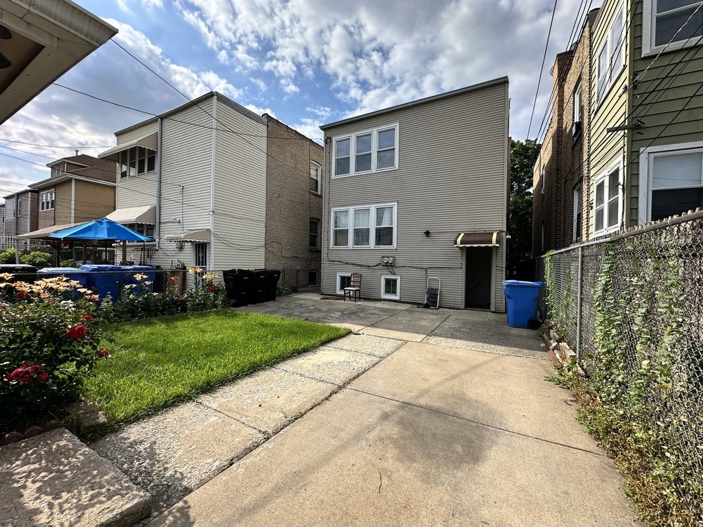 5244 W Altgeld Street - Photo 15