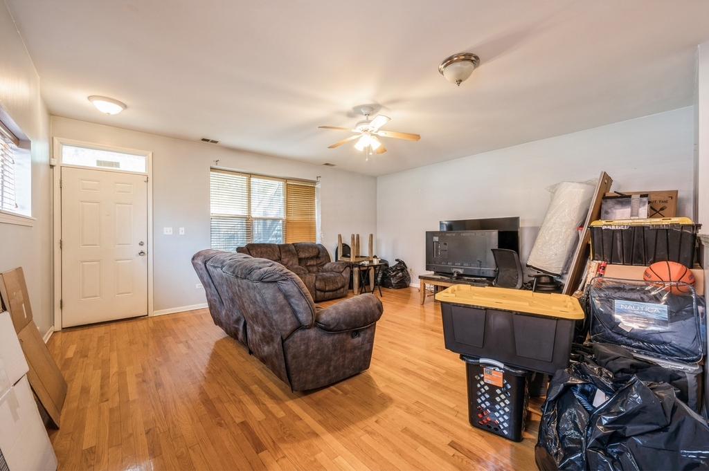 2030 W Warren Boulevard - Photo 3