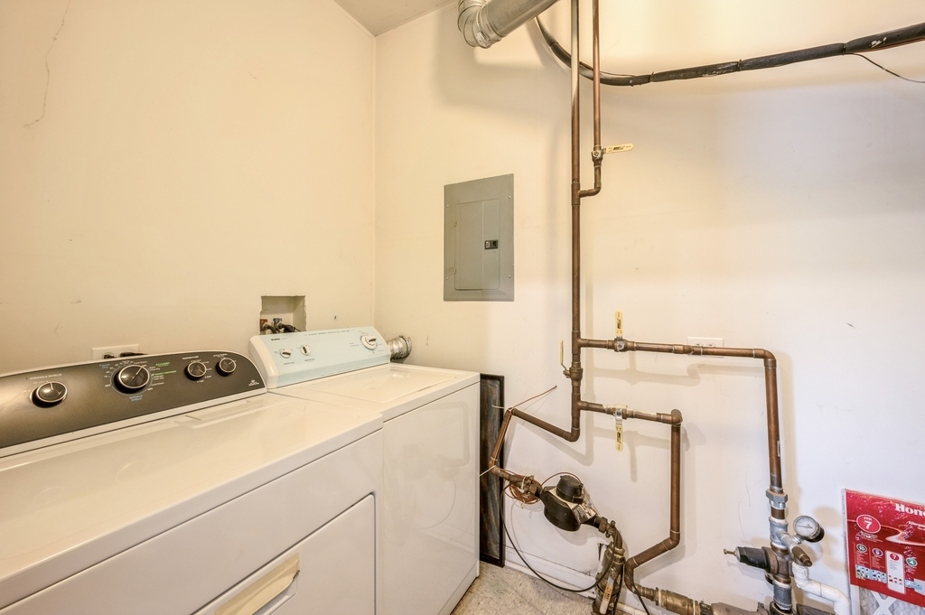 2030 W Warren Boulevard - Photo 11