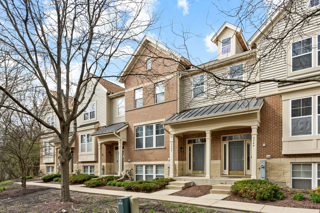 5546 Cambridge Way - Photo 0