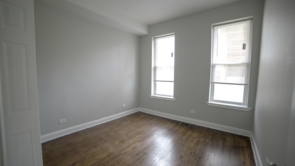 1322 W 18th Place - Photo 1