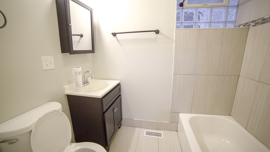 1322 W 18th Place - Photo 5