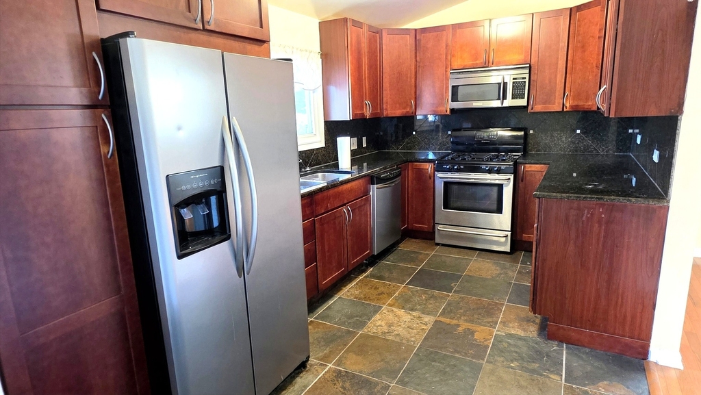 1417 Lake Avenue - Photo 3
