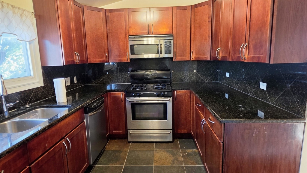 1417 Lake Avenue - Photo 4