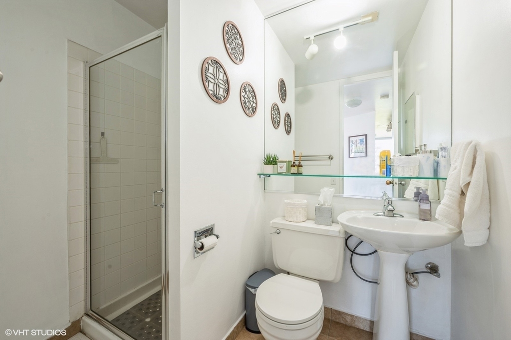 345 W Fullerton Parkway - Photo 11