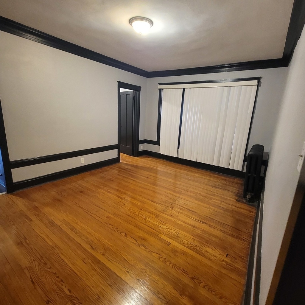 507 W Englewood Avenue - Photo 5
