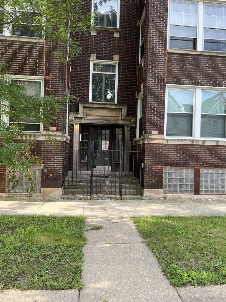 507 W Englewood Avenue - Photo 0