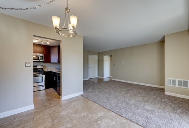 1460 Fairlane Drive - Photo 3