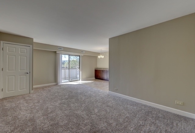 1460 Fairlane Drive - Photo 2