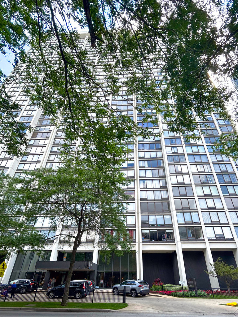 5445 N Sheridan Road - Photo 0